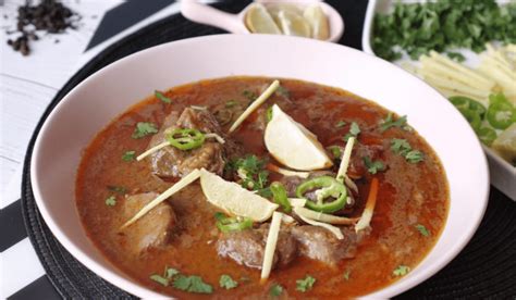 Nalli Nihari: Uma Sinfonia de Sabores Ricos e Aveludados em um Caldo Espesso