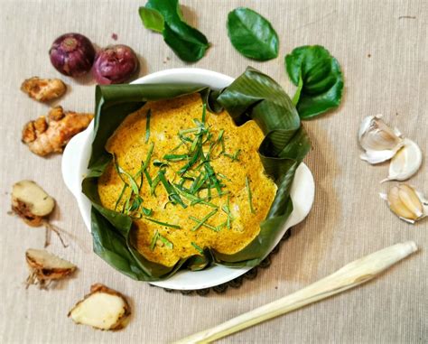  Otak-otak: Uma Delícia Picante e Aromática Que Encanta o Paladar!